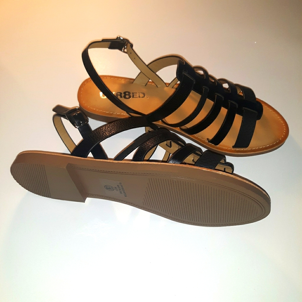UNR8ED brand new 6.5 black snake pattern sandals.